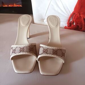 Beige Gucci Sandals